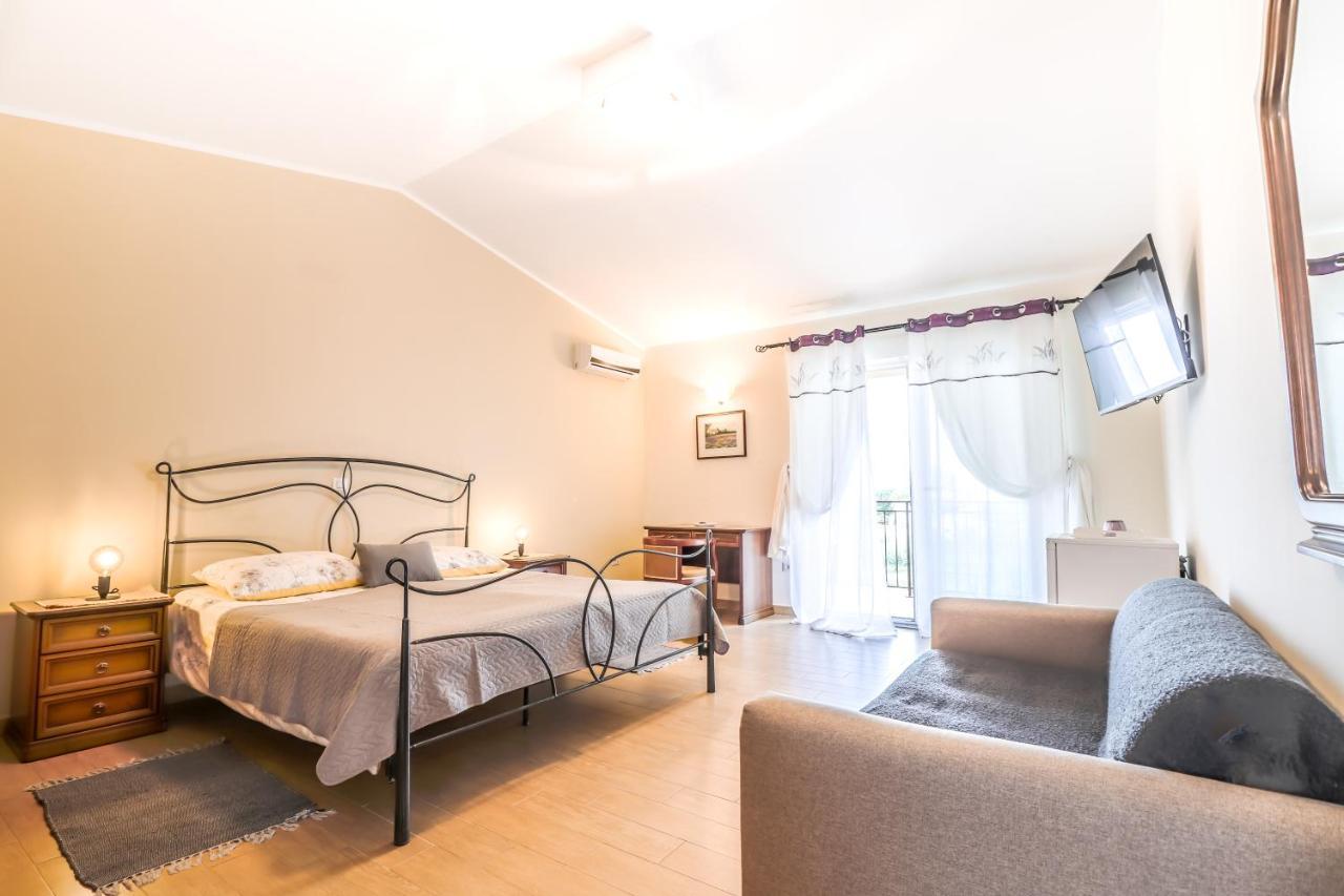 Bed & Breakfast Kastel Žbandaj Kültér fotó