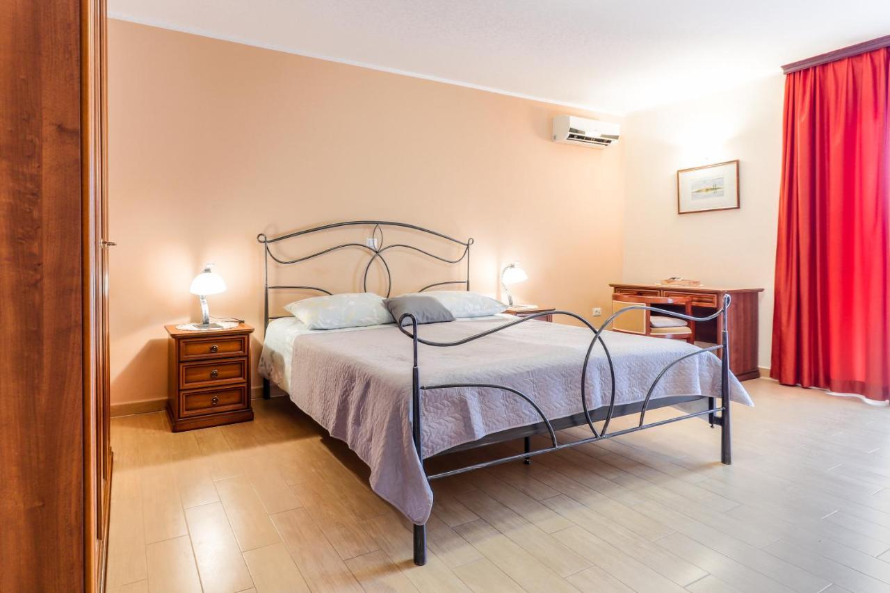 Bed & Breakfast Kastel Žbandaj Kültér fotó