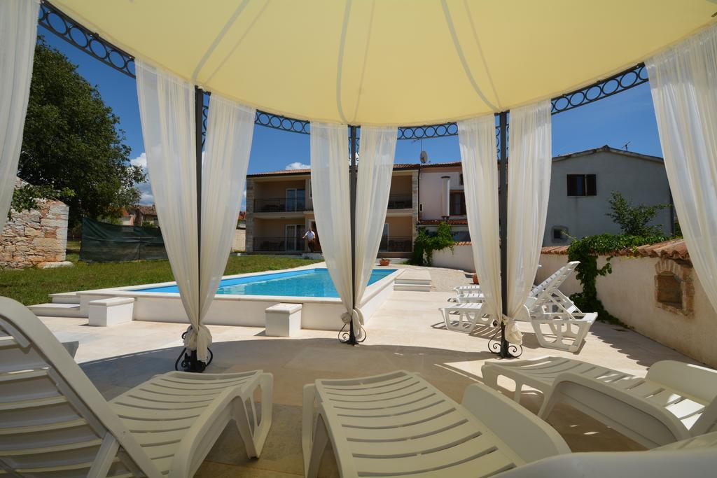 Bed & Breakfast Kastel Žbandaj Kültér fotó
